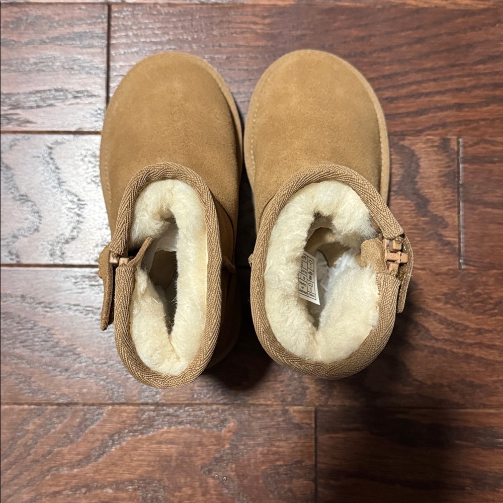 Tan Kids UGG Boots - Picture 3 of 4
